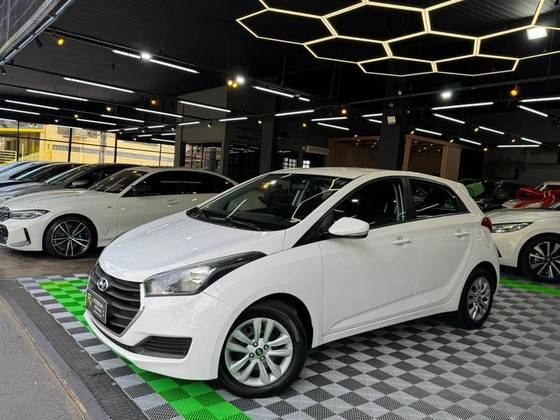HYUNDAI HB20 1.0 COMFORT 12V FLEX 4P MANUAL HYUNDAI HB20 1.0 COMFORT 12V FLEX 4P MANUAL